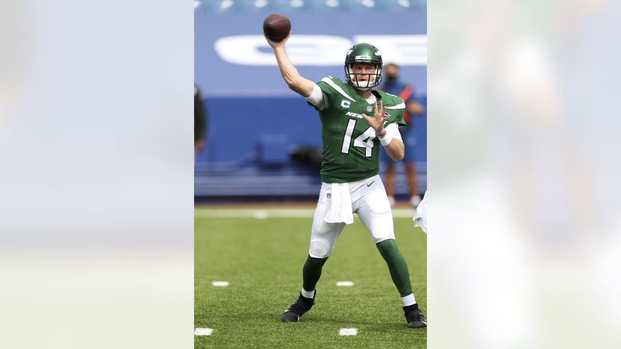 Jets-Panthers Sam Darnold trade gets mixed reviews  QB was 'the absolute  least of the Jets' problems' 