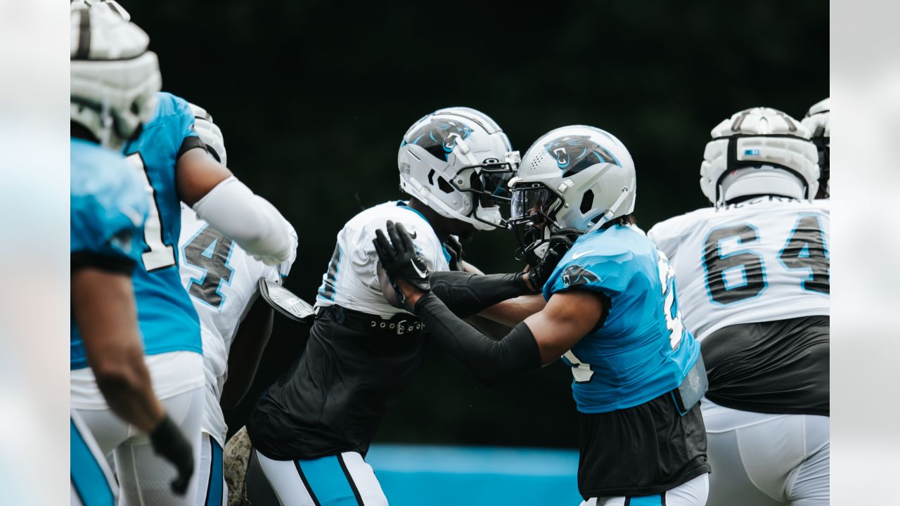 Carolina Panthers' Jordan Gross (69) is shown during the team's NFL  football training camp in Spartanburg, S.C., Thursday, Aug. 6, 2009. (AP  Photo/Chuck Burton Stock Photo - Alamy