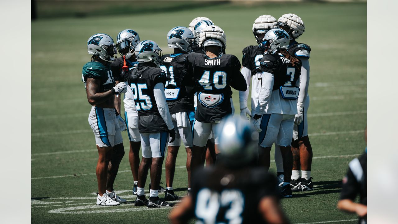 Carolina Panthers linebacker Brandon Smith (40) looks on during an NFL  football game against the Tampa Bay Buccaneers Sunday, Oct. 23, 2022, in  Charlotte, N.C. (AP Photo/Jacob Kupferman Stock Photo - Alamy