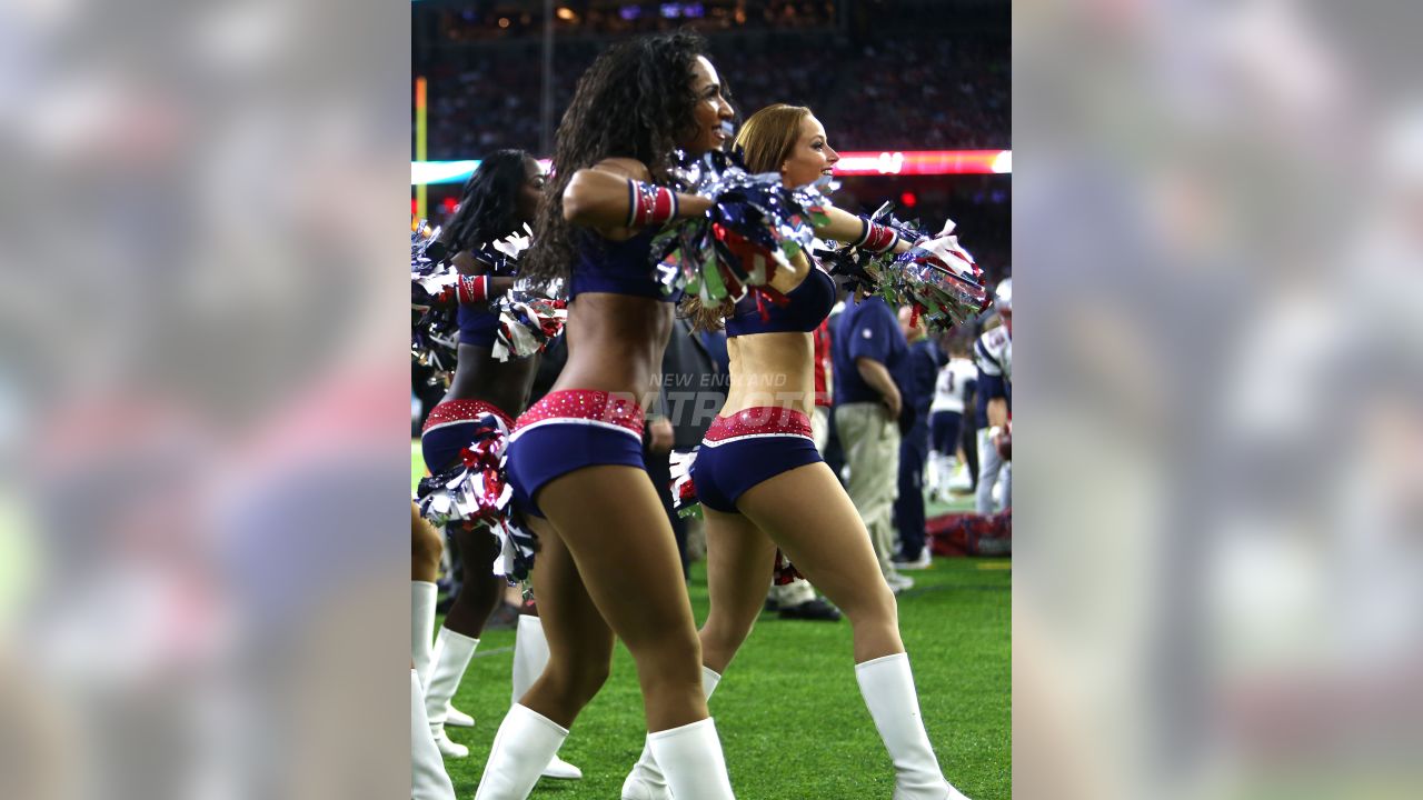 Patriots Cheerleader Turning Heads Before Season Opener - The Spun: What's  Trending In The Sports World Today