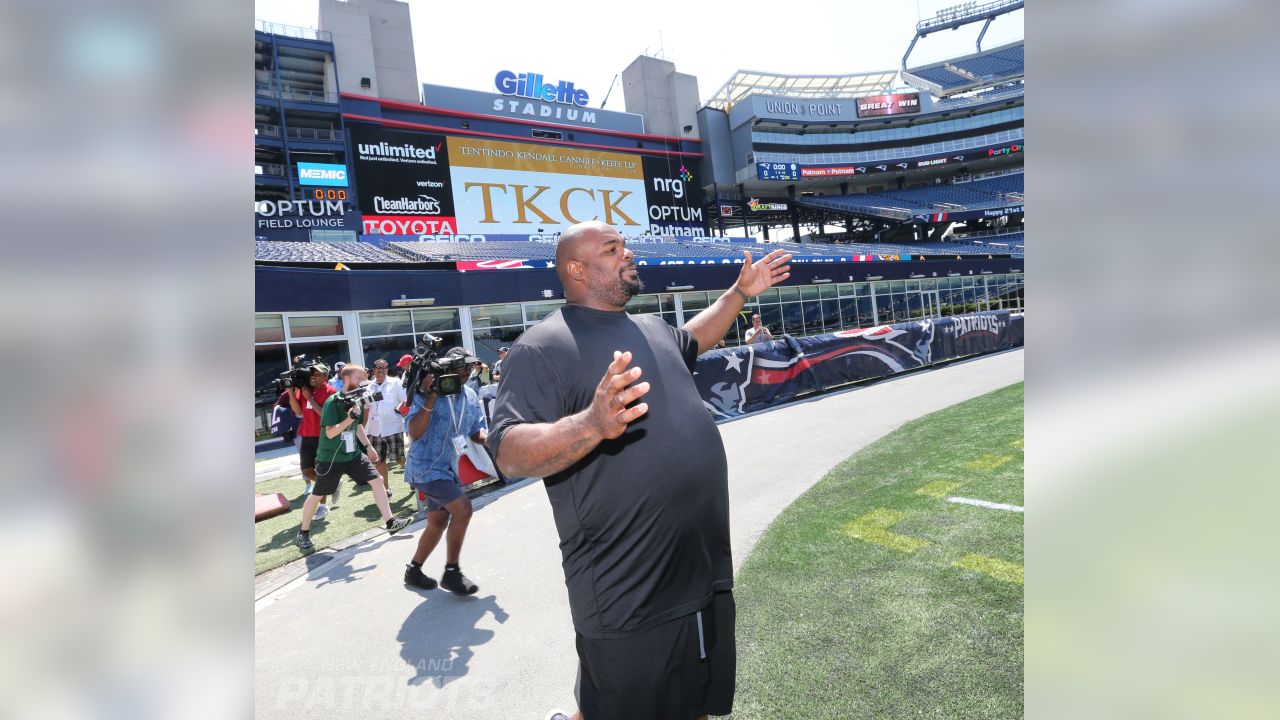 Vince Wilfork Signs Patriots Contract to Officially Retire with Franchise, News, Scores, Highlights, Stats, and Rumors