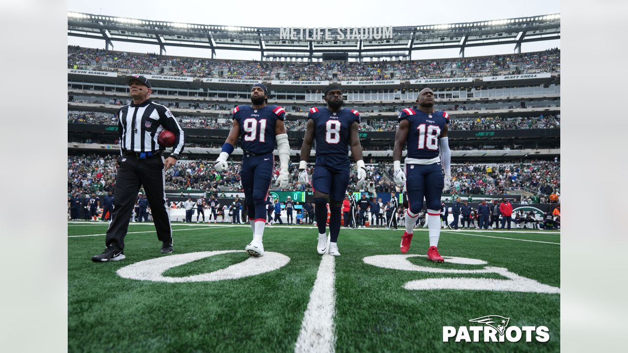 New England Patriots quarterback Tom Brady stands in the pocket in the  second half against the New York Jets at MetLife Stadium in East  Rutherford, New Jersey on December 27, 2015. The