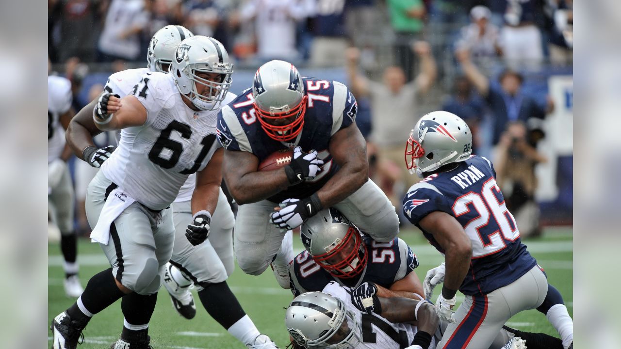 Patriots' Sluggish Offense Beats Raiders 16-9