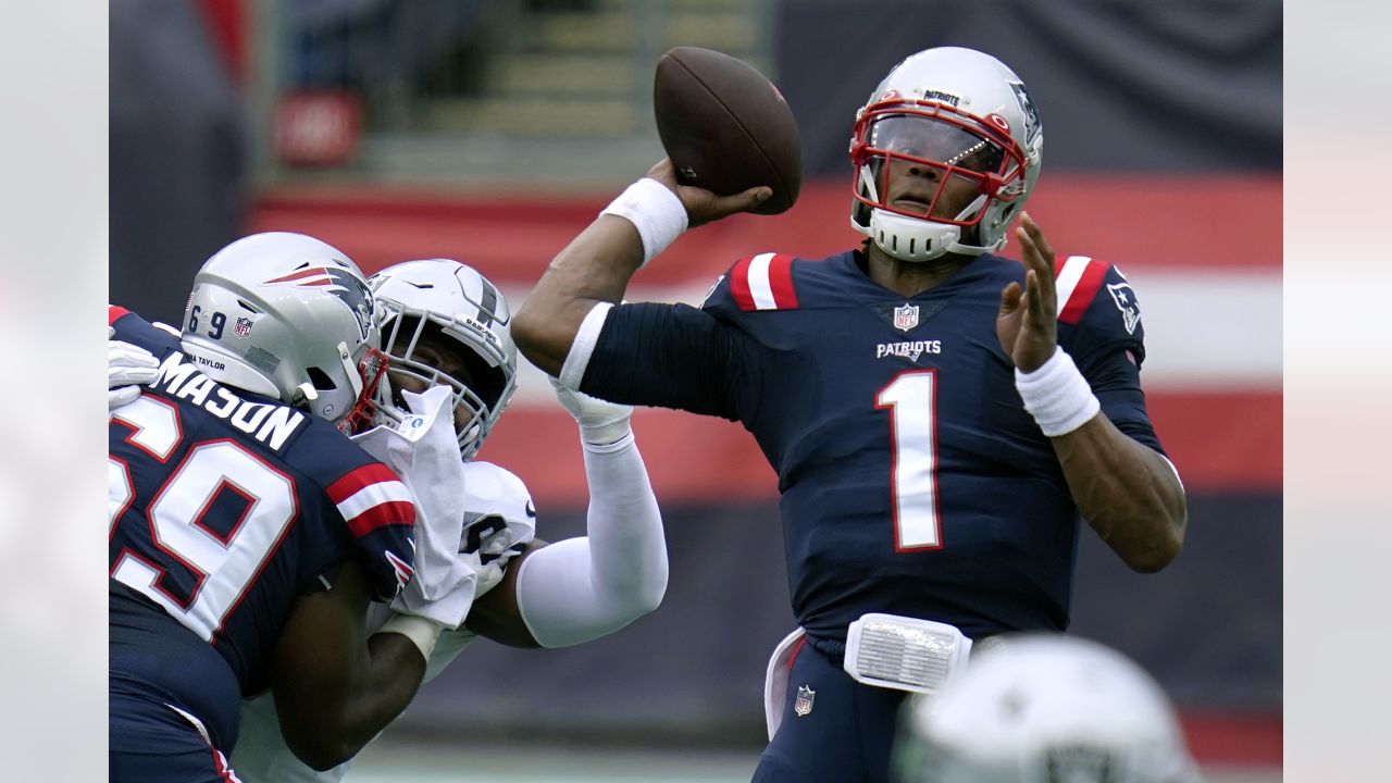 Foxborough, Massachusetts, USA. 9th Oct, 2022. Massachusetts, USA; New  England Patriots guard Cole Strange (69) on the line of scrimmage against  the Detroit Lions during the first half at Gillette Stadium, in