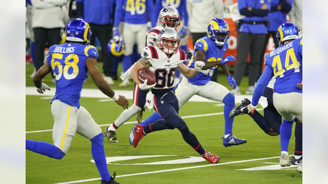 New England Patriots wide receiver Gunner Olszewski (80) warms up