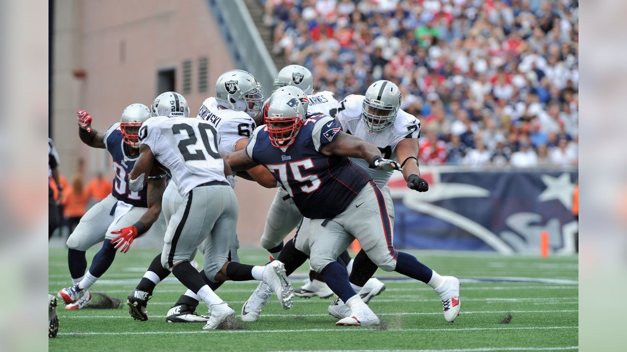 Patriots' Sluggish Offense Beats Raiders 16-9