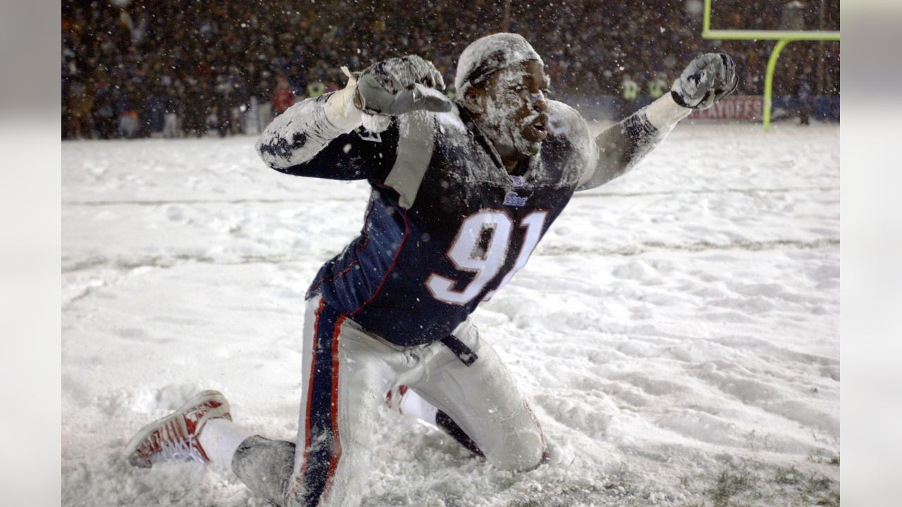 ESPN Stats & Info on X: On this date in 2002, the Patriots beat the  Raiders in a snowy AFC divisional round game as Adam Vinatieri kicks the  game-winning field goal. Tom