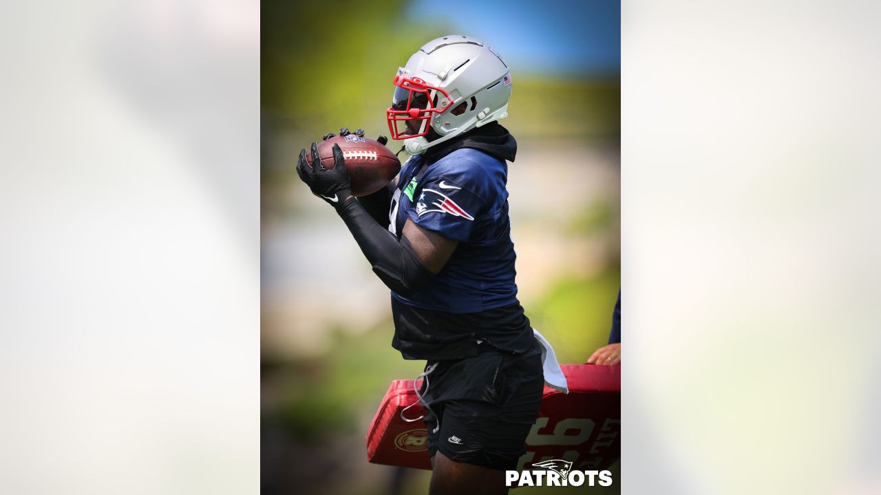 Ja'Whaun Bentley locked in on learning Patriots playbook