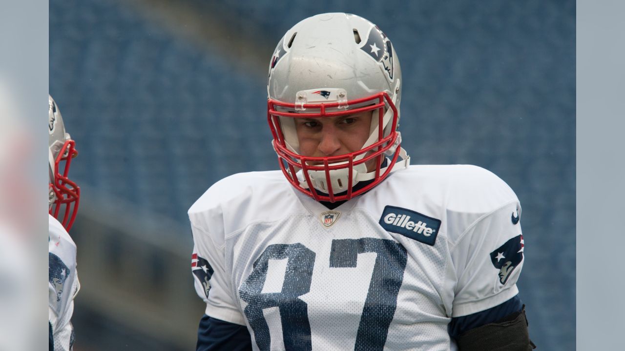 Patriots should make Pat Patriot helmets permanent, retire Gronk's 87