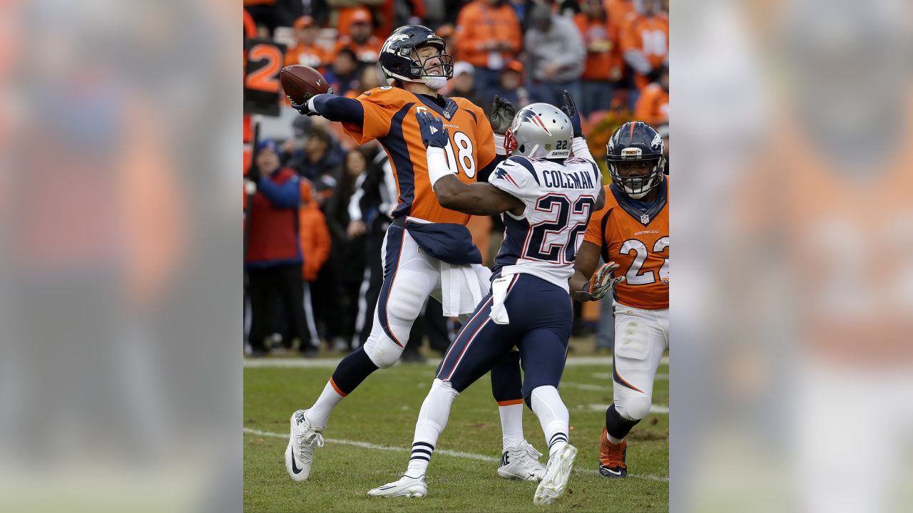 Denver Broncos tight end Owen Daniels and quarterback Peyton Manning  celebrate C.J. Anderson's two yard touchdown against the Carolina Panthers  in the fourth quarter of Super Bowl 50 in Santa Clara, California