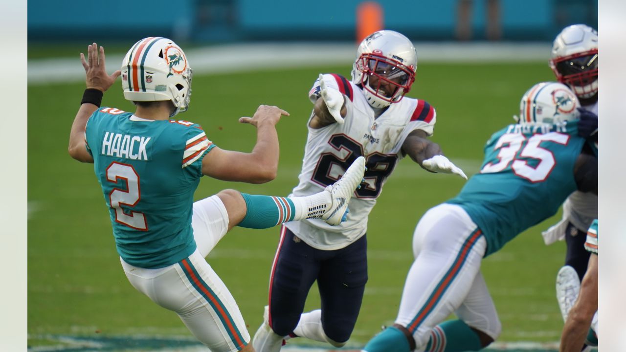 WATCH: Dolphins punter Matt Haack's 1-yd touchdown pass to kicker Jason  Sanders – The Denver Post