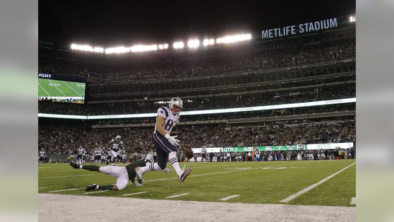 East Rutherford, New Jersey, USA. 7th Oct, 2018. New York Jets wide  receiver Quincy Enunwa (81) during a NFL game between the Denver Broncos  and the New York Jets at MetLife Stadium