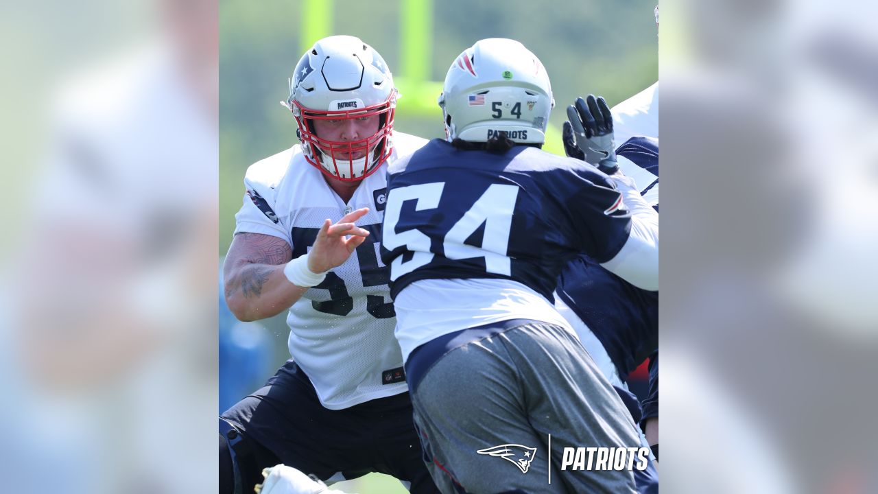 Tom Brady experimenting with new helmet during Patriots practice - Pats  Pulpit