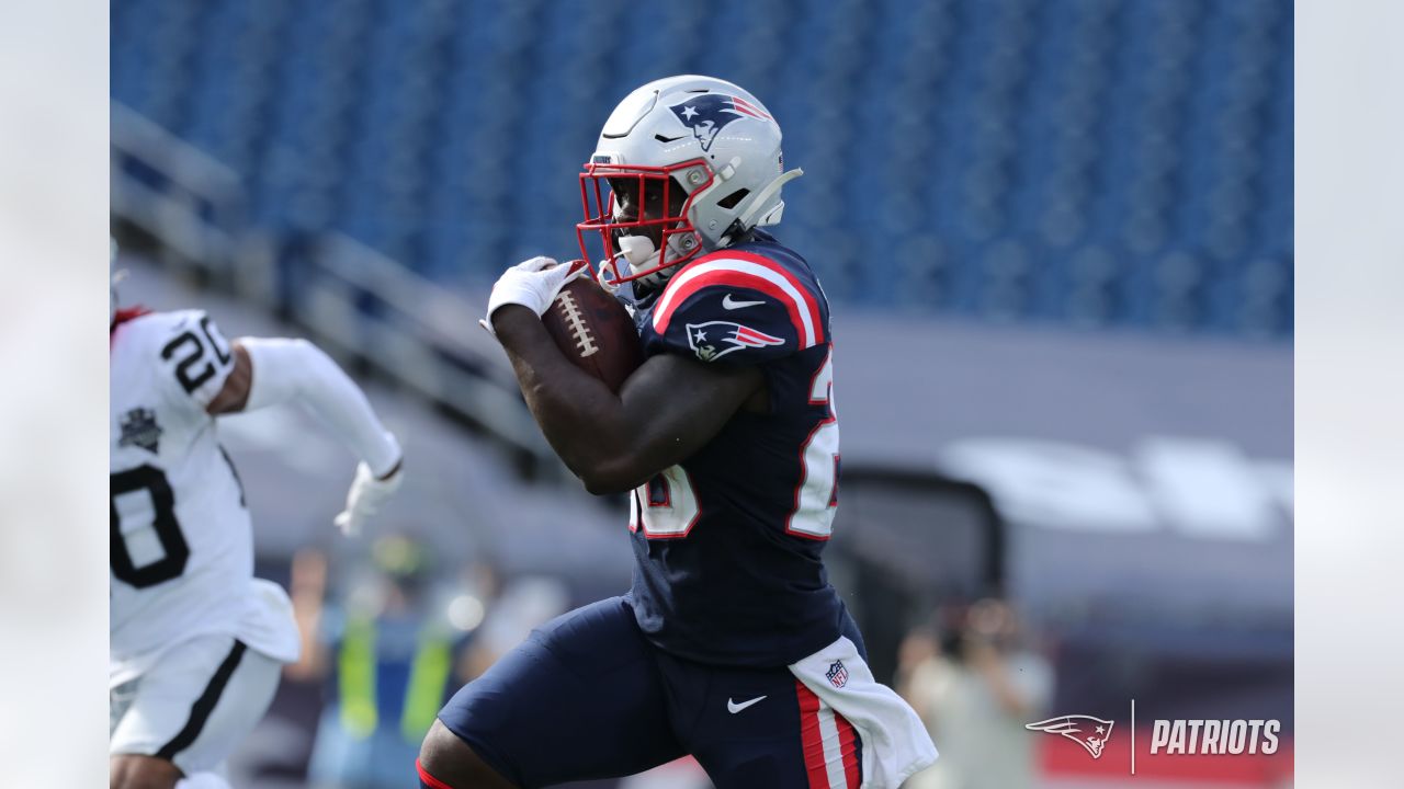 Las Vegas Raiders tight end Darren Waller (83) during the second half of an  NFL football game against the New England Patriots, Sunday, Sept. 27, 2020,  in Foxborough, Mass. (AP Photo/Stew Milne