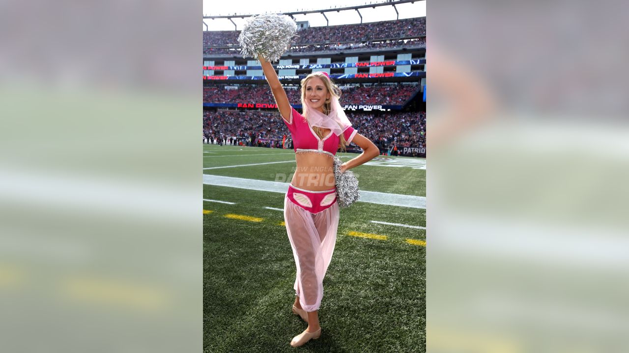 Patriots Cheerleader Goes Viral During Week 1 Loss - The Spun: What's  Trending In The Sports World Today