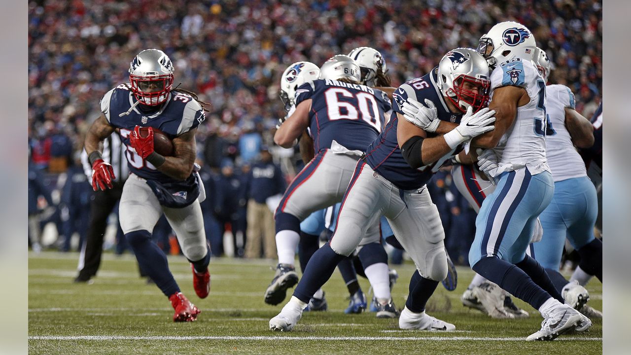 Patriots rout Titans 35-14, move on to AFC Championship Game