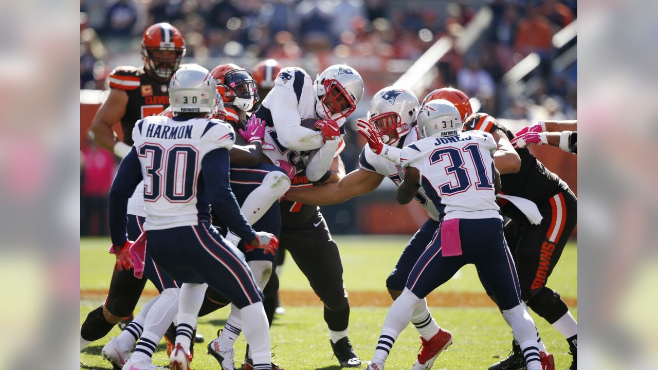 Brady sharp in return, leads Patriots to 33-13 win over Browns