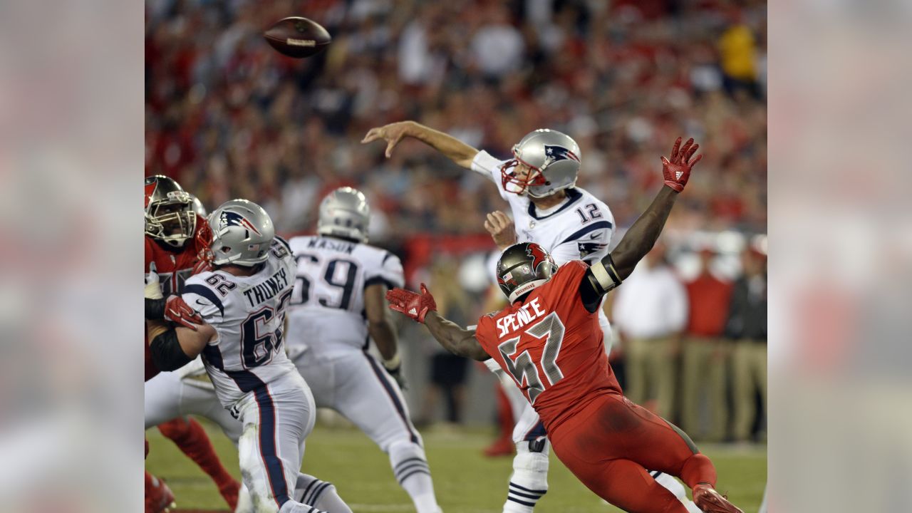 Patriots hold off Bucs for 19-14 victory on Thursday Night Football