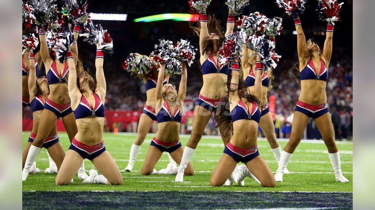 Patriots Cheerleader Turning Heads Before Season Opener - The Spun: What's  Trending In The Sports World Today