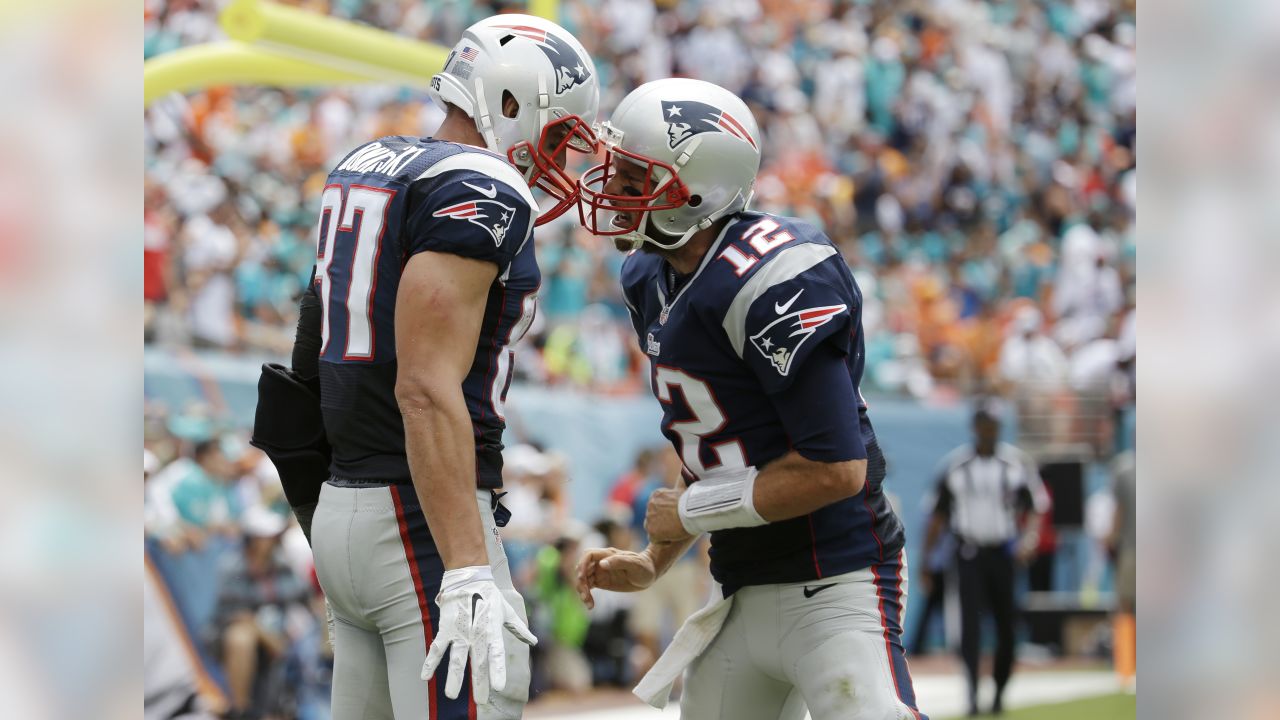 Game Notes: Patriots extend streak to 15 straight wins over the