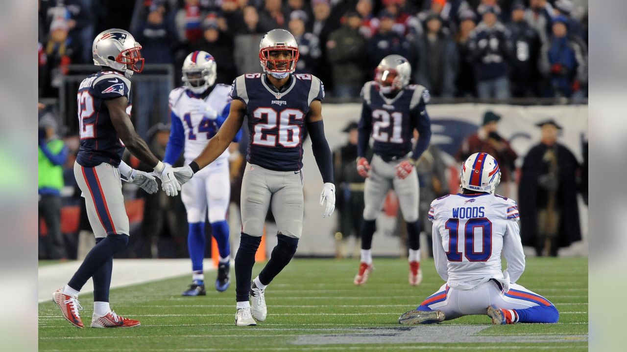 Patriots improve to 10-0, beat Bills 20-13