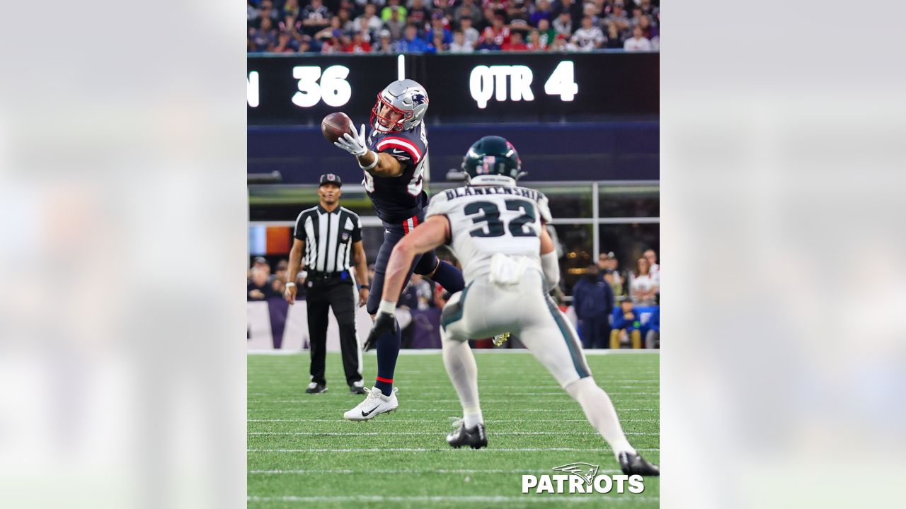 Pats veterans rally around rookie Douglas after his fumble