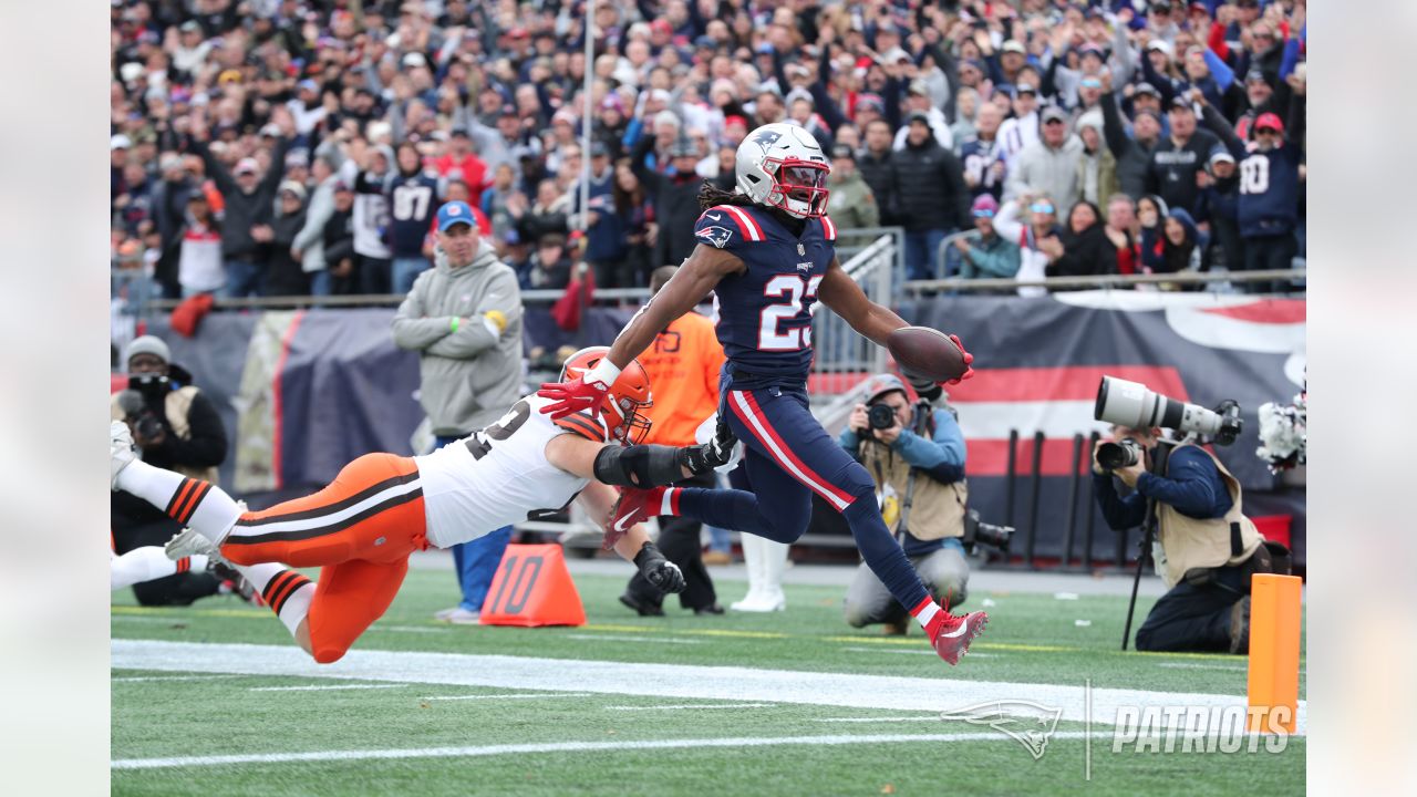 50 Photos From the Patriots' Controlling Win Over the Browns