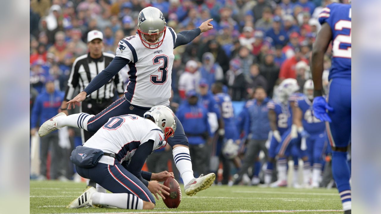 WGRZ on X: The Buffalo Bills beat the New England Patriots, 38-9, tonight  and are now the first division rival to sweep the Patriots in a season  since 2000.  / X