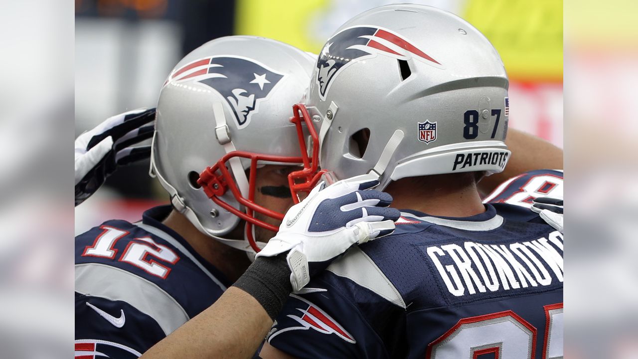 Patriots' Sluggish Offense Beats Raiders 16-9