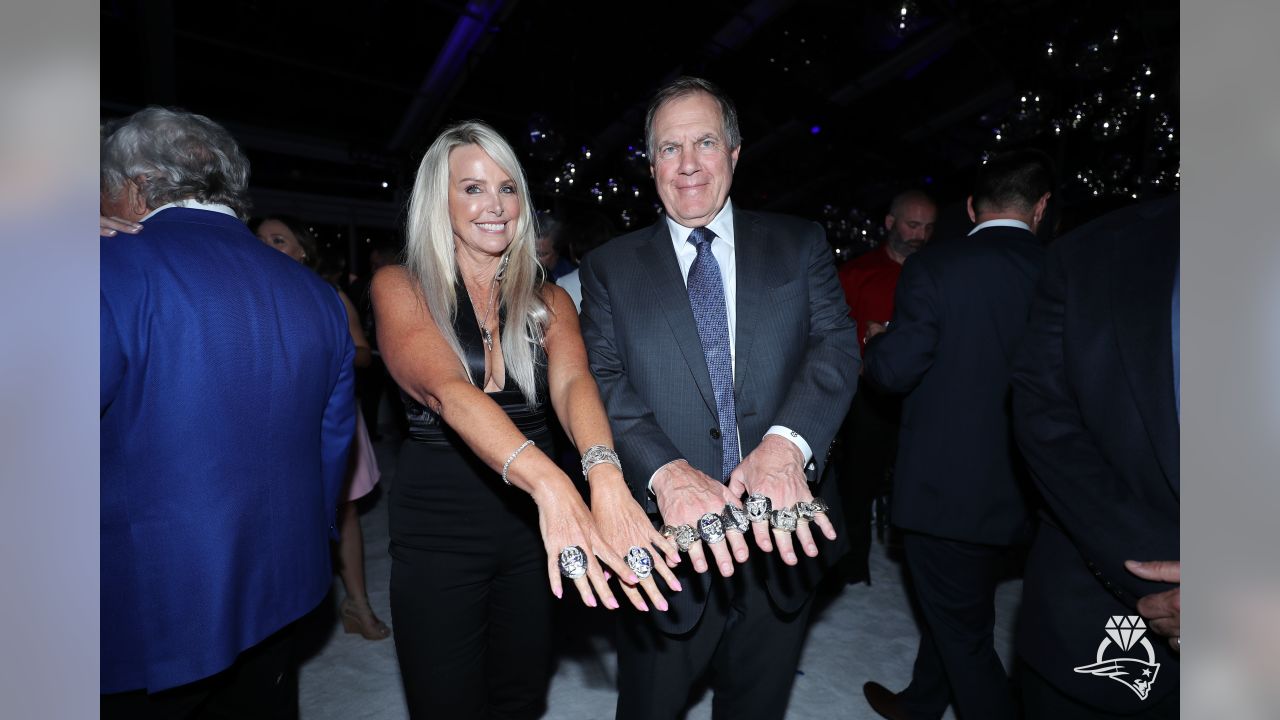 Patriots receive Super Bowl rings with 422 diamonds and 20