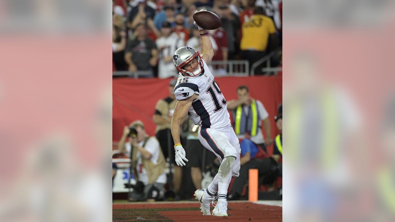 Patriots outlast Bucs 19-14 behind 303 yards from Tom Brady