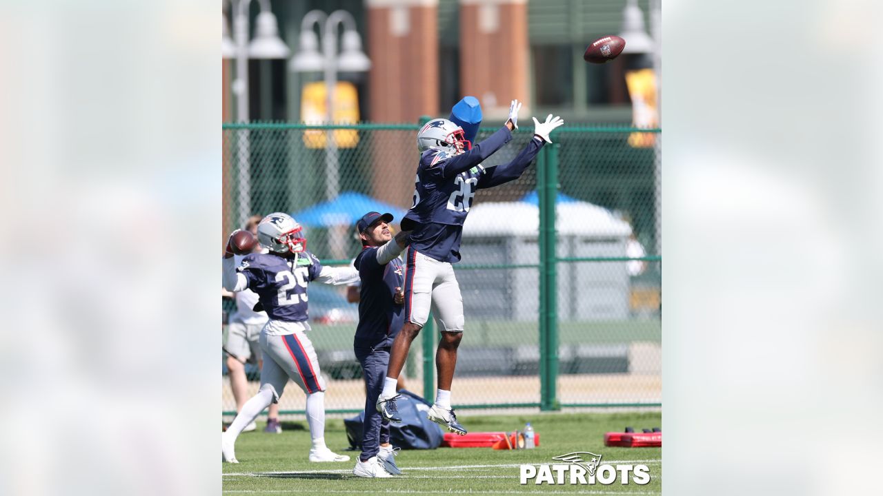 New England Patriots linebacker Jahlani Tavai (48) plays defense during an  NFL football game against the Green Bay Packers Sunday, Oct. 2, 2022, in  Green Bay, Wis. (AP Photo/Jeffrey Phelps Stock Photo - Alamy