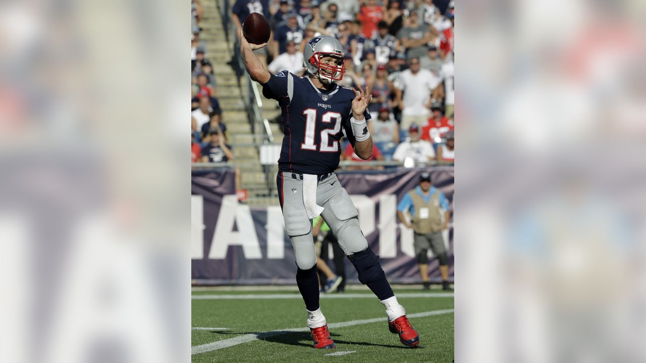 Tom Brady, New England roll to 42-14 win over Houston