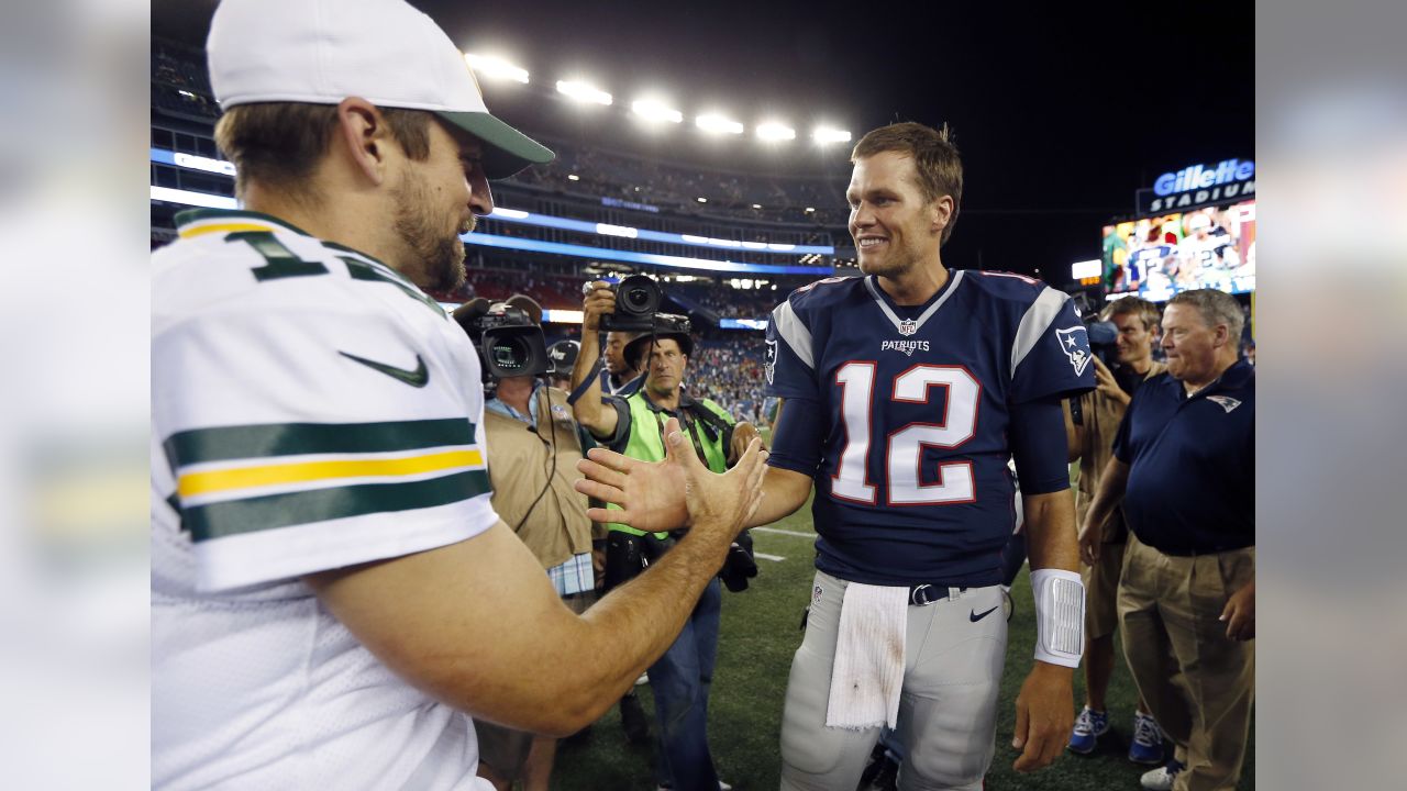 Packers' Aaron Rodgers takes jab at Tom Brady, Patriots with 'Deflategate'  reference