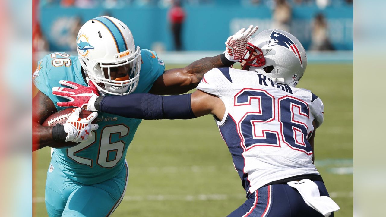 Pats miss chance to clinch No. 1 seed, losing to Miami 20-10, Local Sports