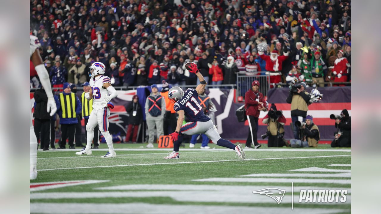 Patriots hold off Bills for 24-17 win, clinch 11th straight AFC