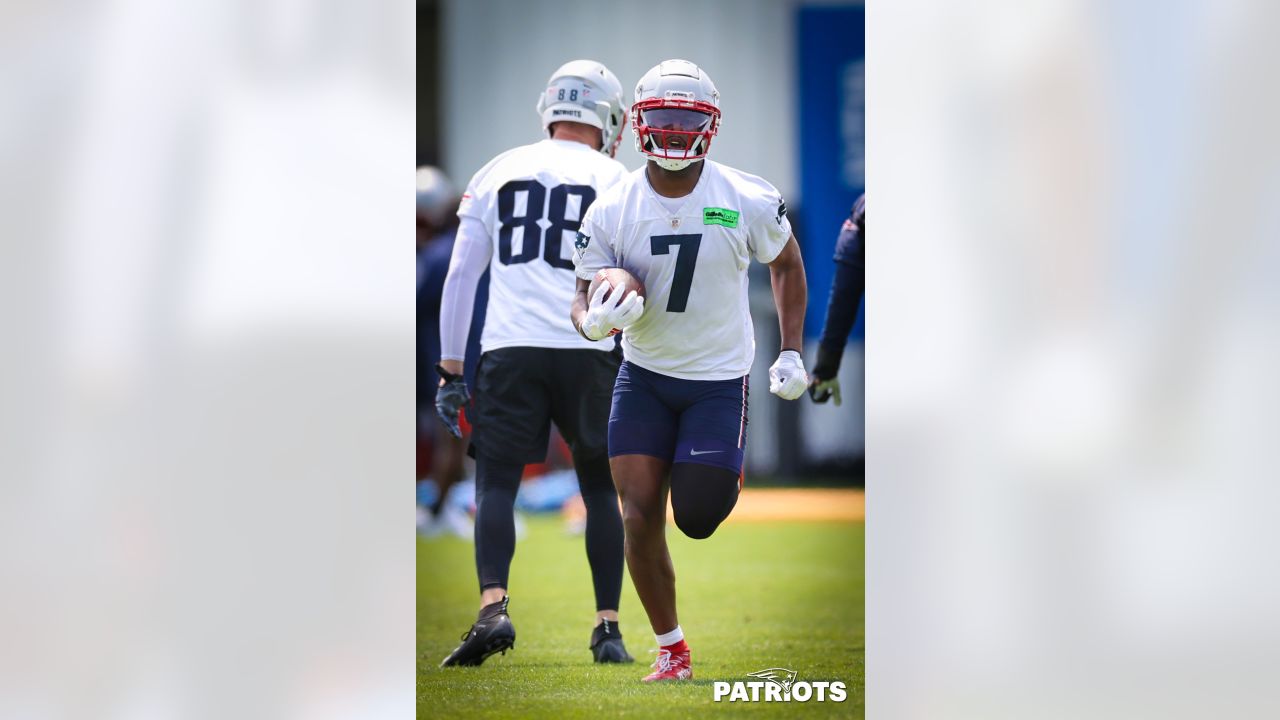 Jun 13, 2023; New England Patriots tight end Mike Gesicki (88) runs during  a drill at