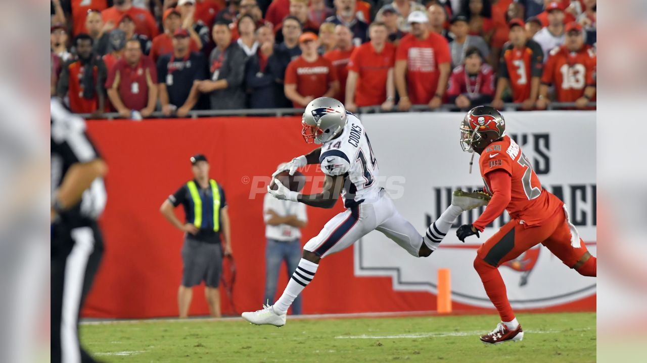 Brady throws for 303 yards, Patriots hold off Buccaneers