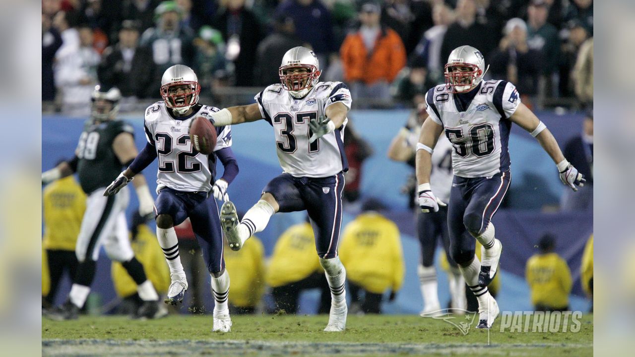 8 days until kick-off: Rodney Harrison intercepts Donovan McNabb and  returns it 8 yards to end Super Bowl XXXIX and deliver the Patriots third  title in four years : r/Patriots