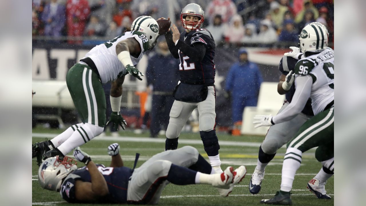 Jets pressure Brady