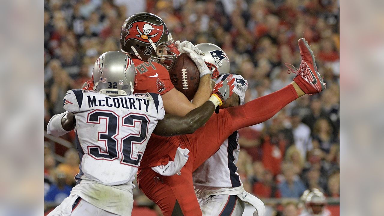 Tampa Bay Buccaneers tight end O.J. Howard (80) spikes the ball after  scoring a touchdown during the second half of an NFL football game against  the Buffalo Bills, Sunday, Oct. 22, 2017