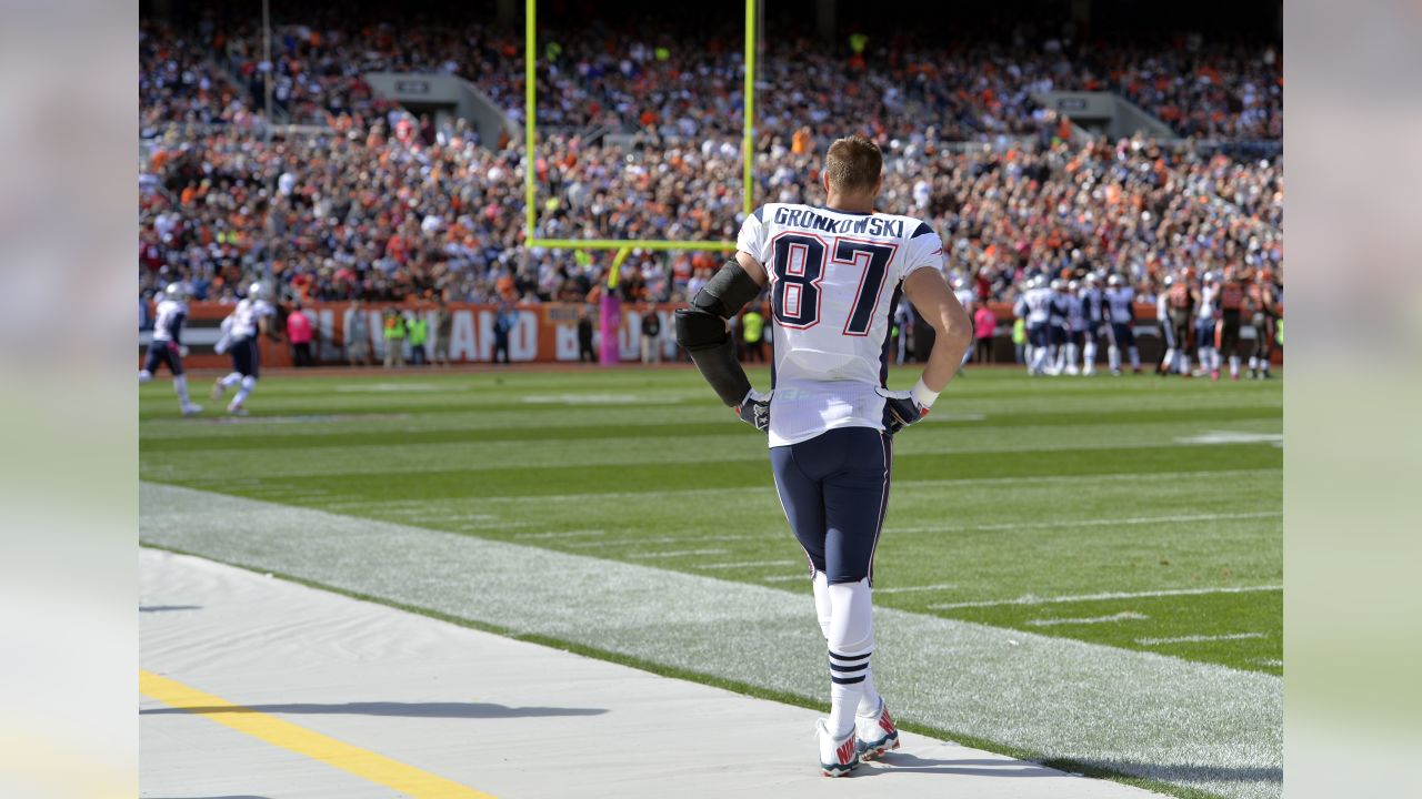 New England Patriots' Rob Gronkowski walks off the field after an NFL  football game against the Cleveland Browns, Sunday, Oct. 9, 2016, in  Cleveland. New England won 33-13. (AP Photo/David Richard Stock