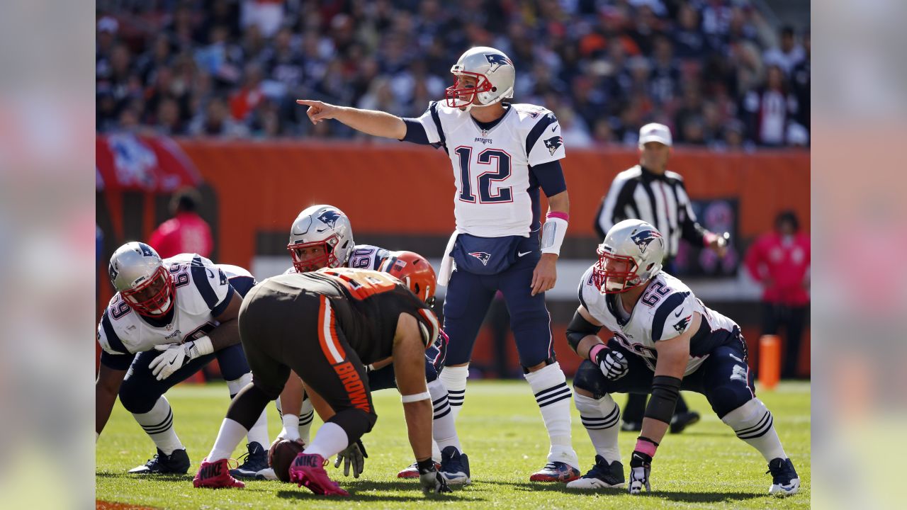 Back On The Field, Brady Leads Patriots 33-13 Against Cleveland