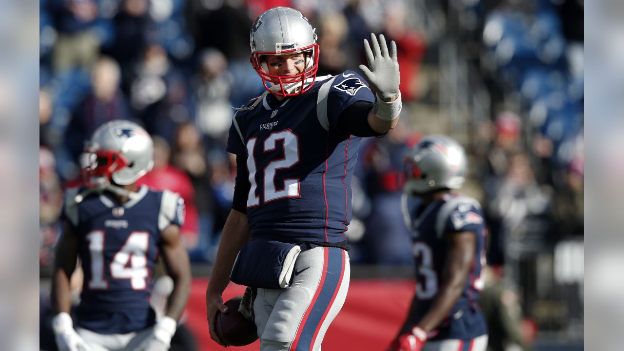 New England Patriots quarterback Mac Jones plays against the Chicago Bears  during the first half of an NFL football game, Monday, Oct. 24, 2022, in  Foxborough, Mass. (AP Photo/Michael Dwyer Stock Photo 