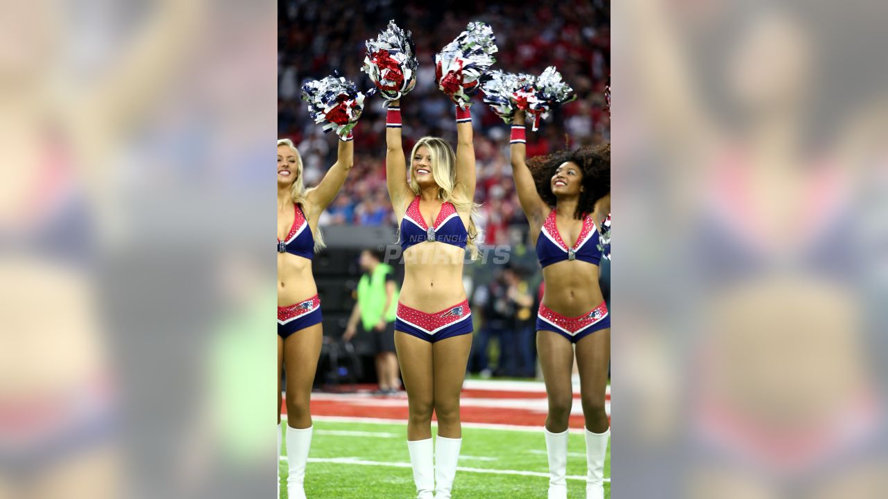 Patriots Cheerleader Goes Viral During Week 1 Loss - The Spun: What's  Trending In The Sports World Today