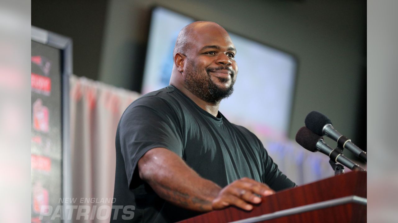 Vince Wilfork Signs Patriots Contract to Officially Retire with Franchise, News, Scores, Highlights, Stats, and Rumors
