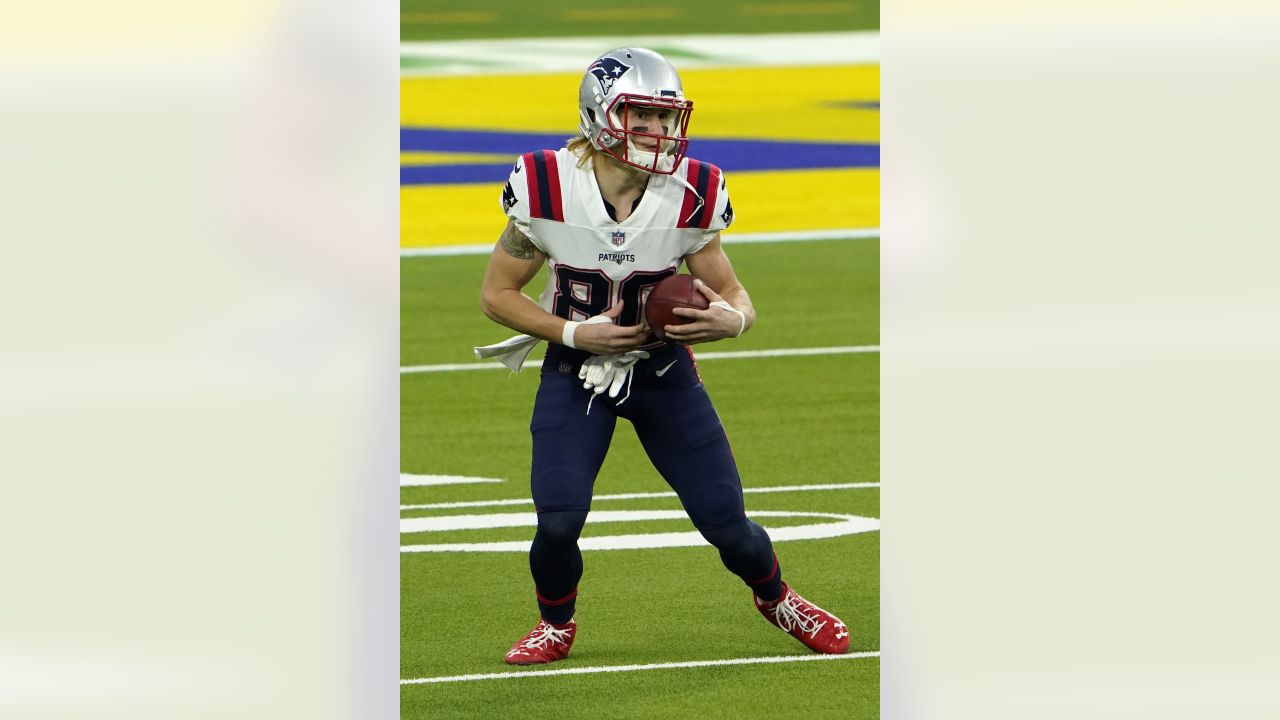 New England Patriots wide receiver Gunner Olszewski (80) warms up