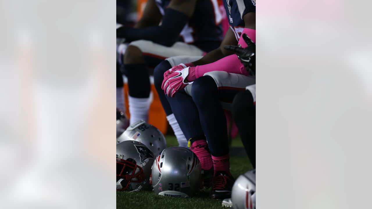 Patriots cheerleaders wear Devon Still jerseys in tribute to daughter Leah  