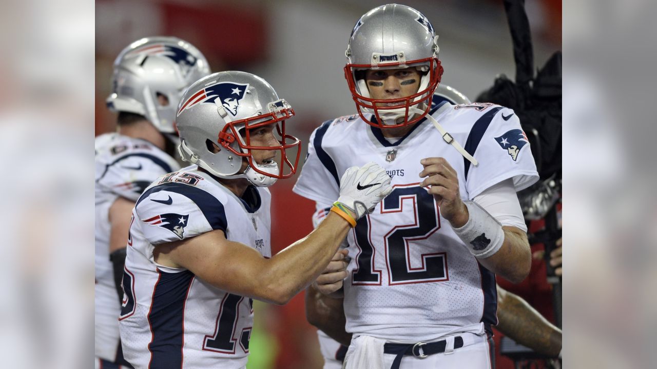 Tom Brady throws for 303 yards, Patriots hold off Bucs – The