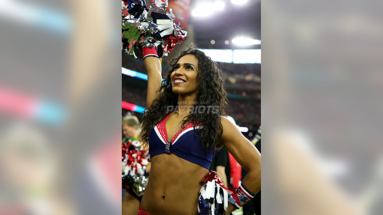 Patriots Cheerleader Turning Heads Before Season Opener - The Spun: What's  Trending In The Sports World Today